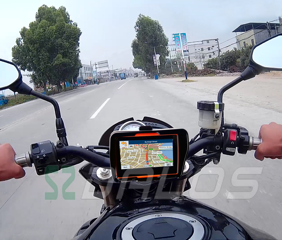 Gps  4.3  - GPS    IPX7 8  Bluetooth    Moto