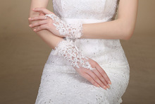 Fast Shipping In Stock Elegant Lace Beaded White Ivory Wedding Accessories Fingerless Bridal Gloves