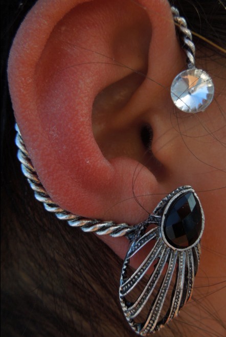 LM C126 the Newest wholesale cheap jewelry alloy ear cuff running wolf earring free shipping punk