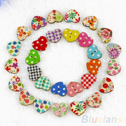 100 Multicolor Heart Shaped 2 Holes Wood Sewing Buttons Scrapbooking Knopf Bouton 1Q2A 483I
