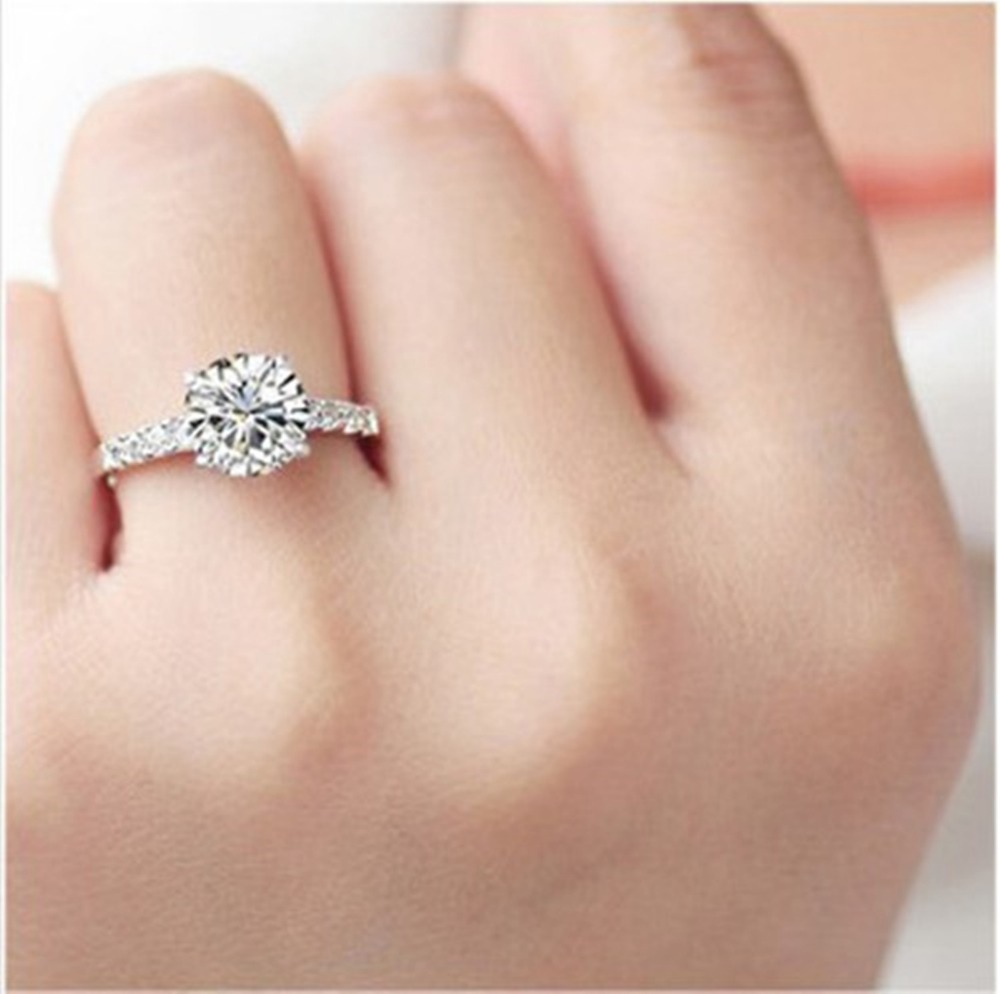 1 carat round cut engagement rings