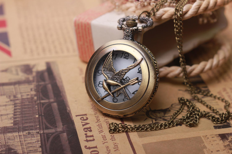 Artilady Fashion Jewelry the hunger game Retro necklace Pocket watch 2015 new coming