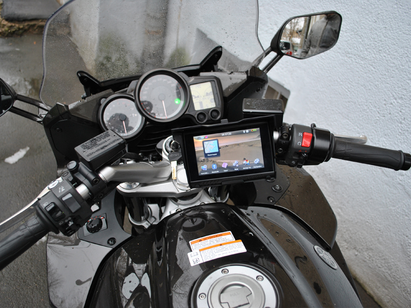    GPS    5.0 ,  IPX7 (Win CE 6.0, Bluetooth,   ), AVIS DRC050G