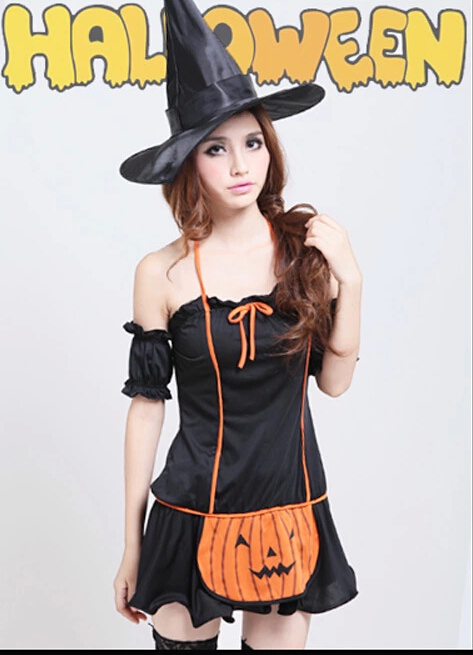 16 Halloween Costumes Women Have Managed to Make Completely ...