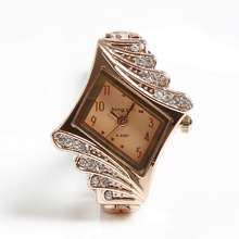 New Fashion Alloy Crystal Quartz Rhombus Bracelet Bangle Women”s Wrist Watch (Color: Rose gold)