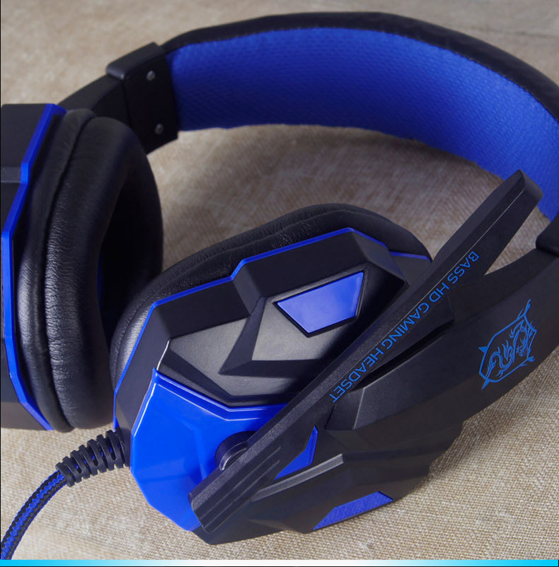 2015 Brand New PLEXTONE PC780 Over-ear Game Gaming Headset Earphone Headband Headphone with Mic Stereo Bass LED Light for PC Gamers 022