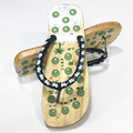 2016 New Fashion Wood massage shoes nutural wooden bowlder mules clogs magnet massage acupoint stitches flip