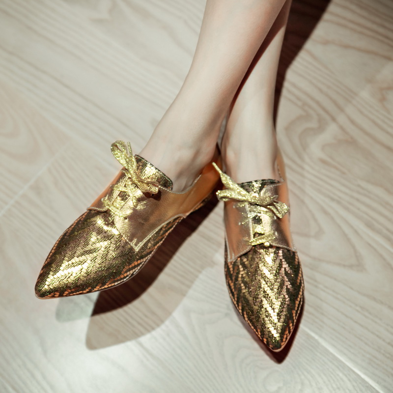 Фотография New womens flat shoes ladies sapato feminino girls designer pointed toe gold silver dress shoes woman oxfords footwear M23-1
