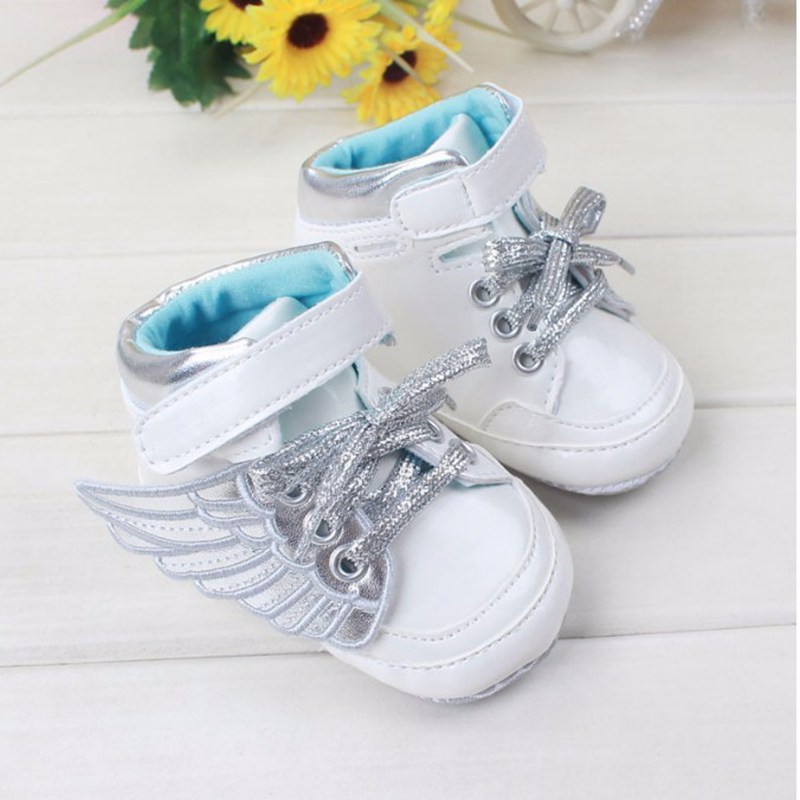 Cute fashion sleeve lace baby shoes leather Sneakers with wing soft sole sapatilha toddler first walkers baby boots 