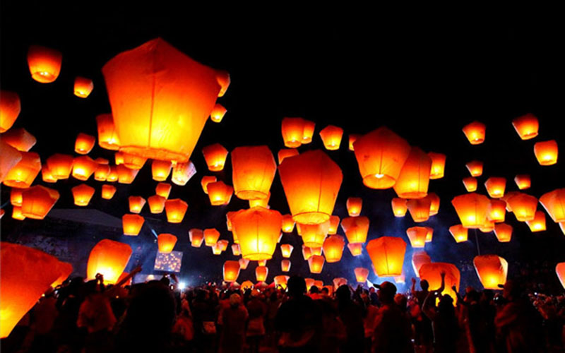 50pcs/lot Valentine's Day Festival Accessories Chinese Papaer Wishing Lanterns Handmade Fire Balloon Lantern L901