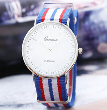 2015 venta caliente nueva moda mujer de cuarzo reloj con colores de Nylon correa Dial redondo reloj de pulsera 2 colores liberan el envío