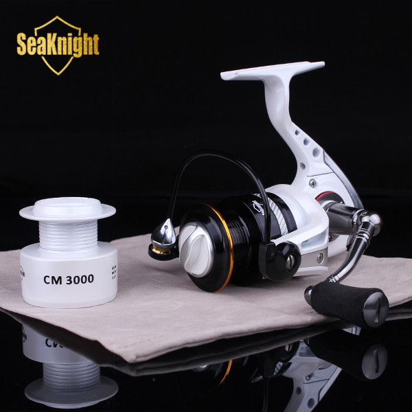 SeaKnight 2015 New Quality CM2000 4000 14BB 5 2 1 Metal Spinning Fishing Reel Carp Fishing