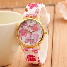 Alta calidad 2015 nuevo diseño de las flores clásicas patrón reloj Casual Luxury Brand ginebra reloj de cuarzo damas analógicas