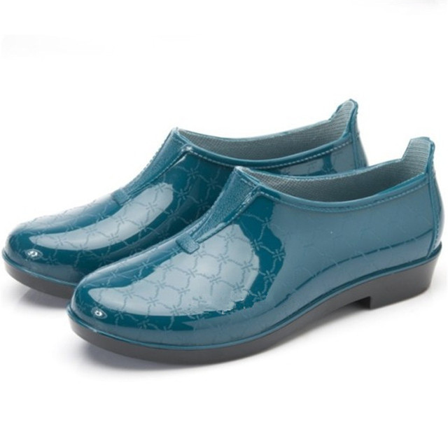 Низкий , чтобы помочь педали плоские женщины резиновые дождь обувь и дождь сапоги / бесплатная доставка весна и осень женская водонепроницаемые ботинки