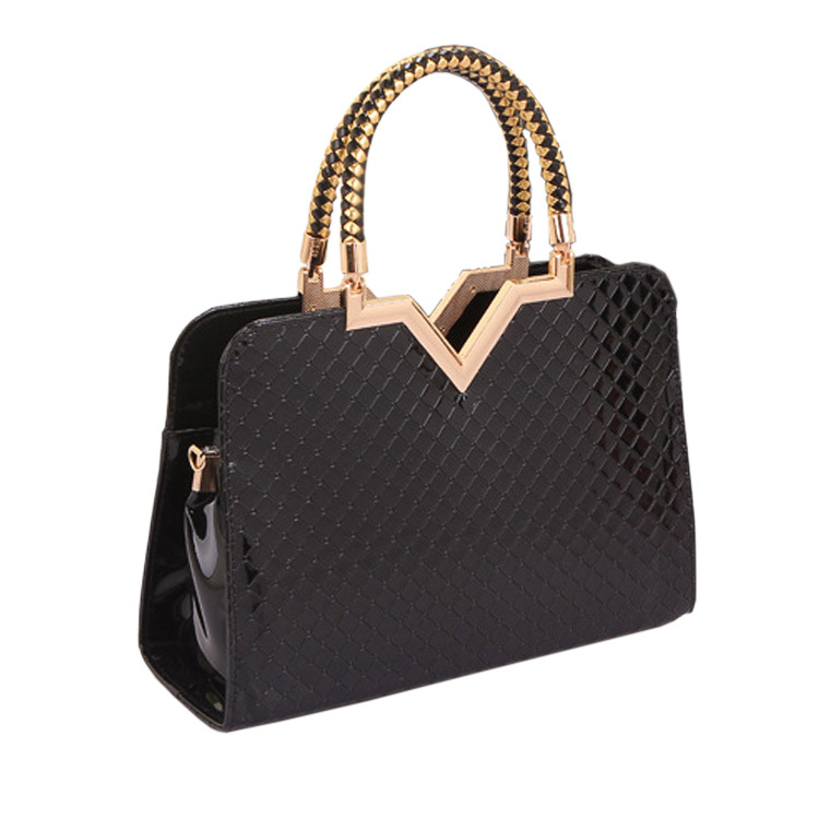 http://g03.a.alicdn.com/kf/HTB18WwCIXXXXXaFXXXXq6xXFXXXr/New-Hot-Fashion-Designers-Women-font-b-Handbags-b-font-High-Quality-PU-Leather-Shoulder-Bag.jpg