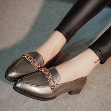 Spring 2016 New Korean Version Of The Single Toe Head Low-heeled Patent Leather Shoes Wild Female Pumps zapatos mujer 35-39
