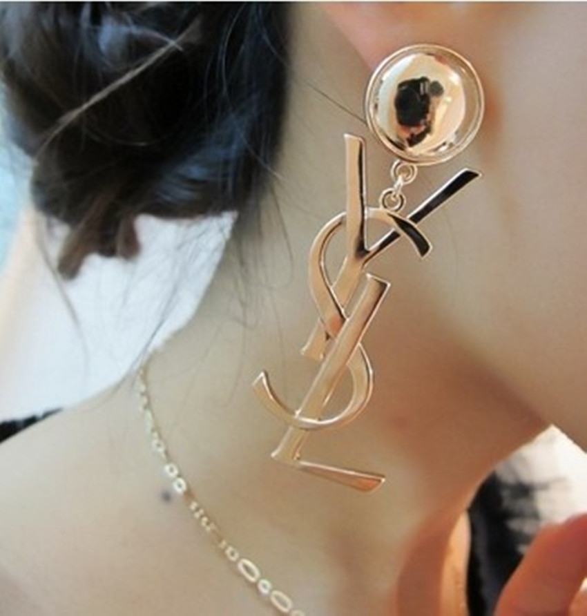 Korean jewelry big LOGO smooth sexy nightclub golden earrings wholesale influx of women B3 5TT526