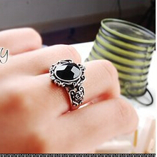 Min.order is $10 (mix order) Free Shipping Accessories Vintage Personality Carved Black Gem Mirror Ring R313