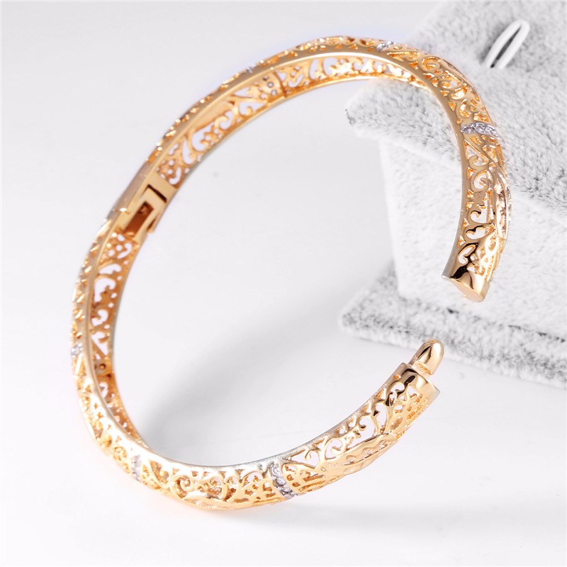 Elegant Fashion Hollow Out Bangles for Women 18k Gold Plated Bangle Bracelet Simple Crystal CZ Zirconia Engagement Jewelry Z010