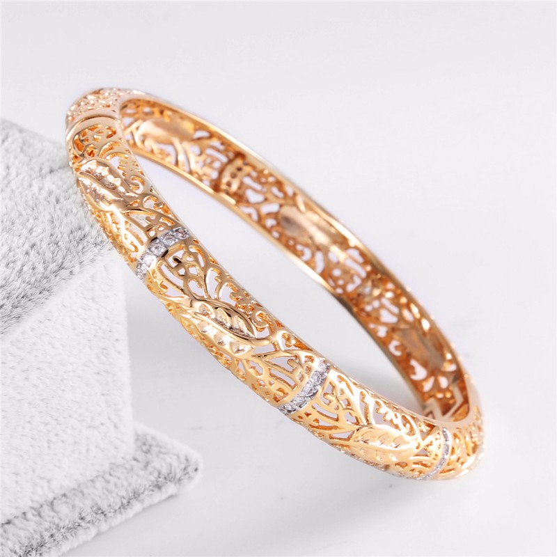 Elegant Fashion Hollow Out Bangles for Women 18k Gold Plated Bangle Bracelet Simple Crystal CZ Zirconia Engagement Jewelry Z010