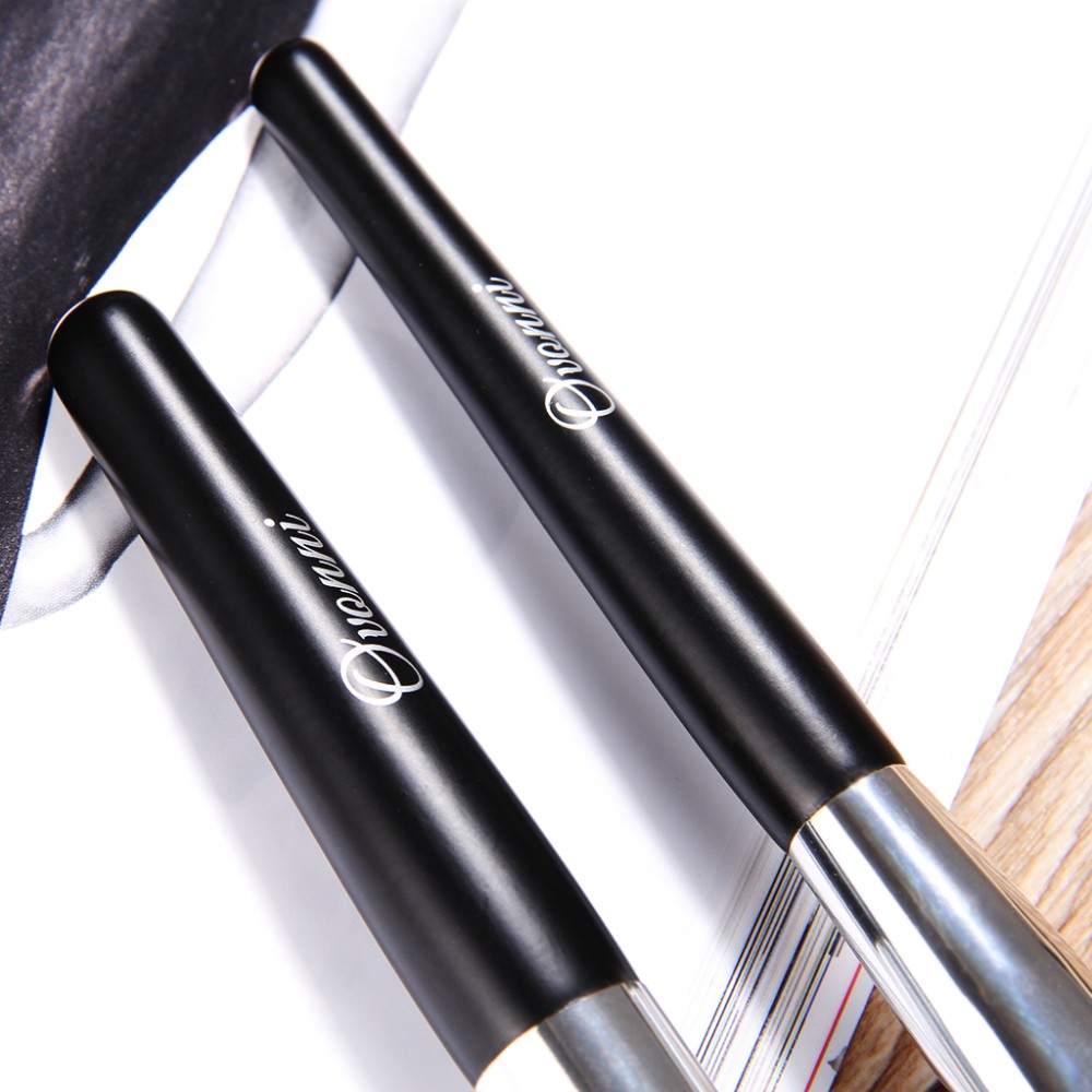 145858301_10_makeup brushes