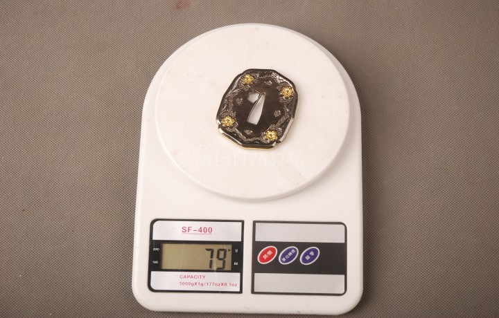 Description Picture 4 of itemSpecial and Delicate Metal Craft Tsuba Hand Guard Alloy Sword Fitting for Japanese Samurai Katana or Wakizashi HJ66