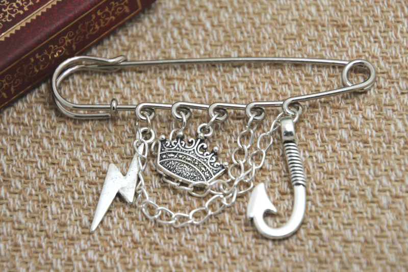 12pcs Shakespeare inspired King Lear themed charm with chain font b kilt b font pin brooch