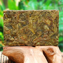 250g Chinese puer tea brick raw puerh tea porn Iceland old brick Yunnan yellow leaves drying