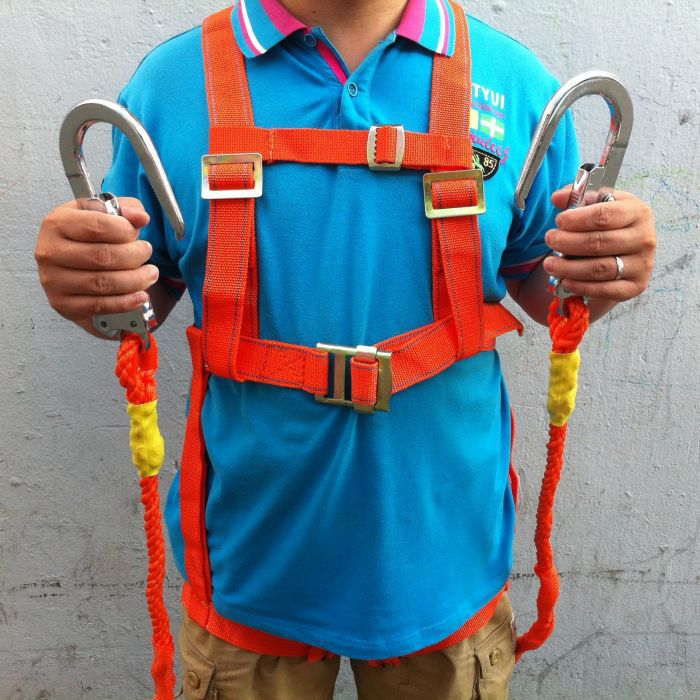 Double sided full body buffer double hook safety belt outdoor rope