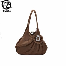 woman bag 2016 material is a high quality faux leather zipper is nylon