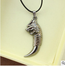Punk Fashion Brave Men Wolf Tooth Spike Pendant Necklaces Men Personality Male Necklace Jewelry for Friends