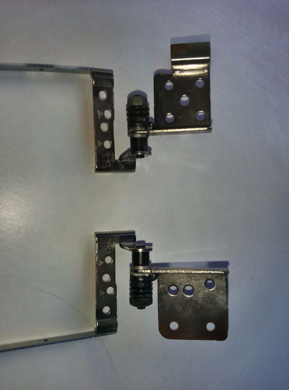 NEW Laptop LCD Hinges for TOSHIBA Satellite L875D L875 C870 C875 L870series NEW Laptop LCD Hinges for TOSHIBA Satellite L875D L875 C870 C875 L870series