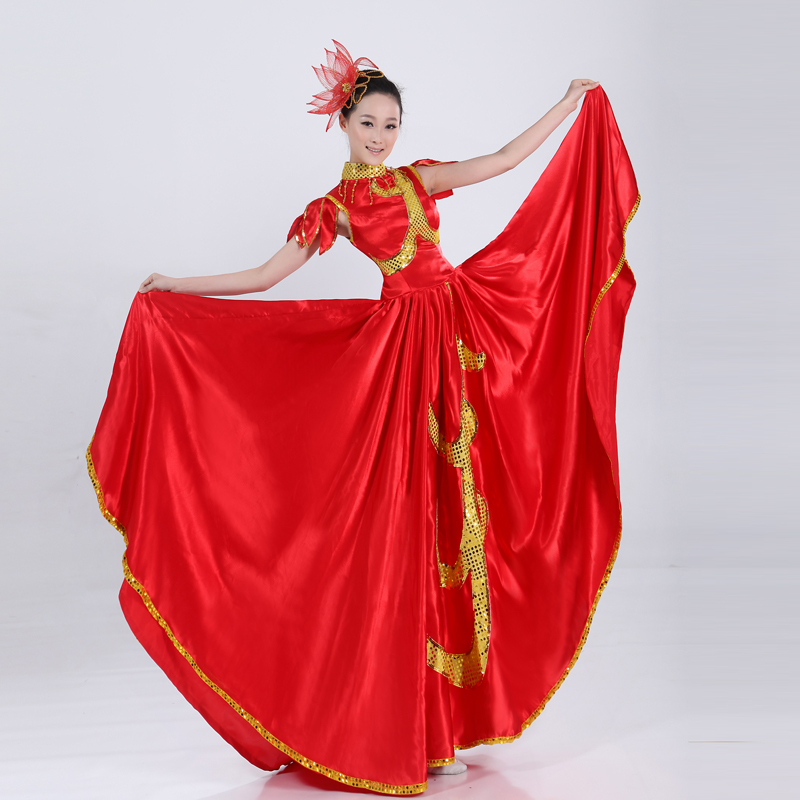 How do spaniards dress