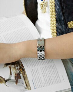 Koreaanse-hiphop-punk-brede-schubben-manchet-armbanden-armbanden-kpop-luxe-pulseras-mujer-groothandel-pulseiras-femininas-brazalete.jpg (241×303)