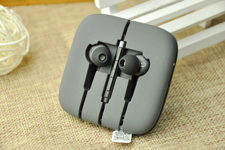 http://g03.a.alicdn.com/kf/HTB1GYqpJFXXXXchXpXXq6xXFXXXj/100-Original-Xiaomi-Piston-3-Earphone-3-Headphone-Headset-Earbud-with-Remote-Mic-For-M3-MI2.jpg