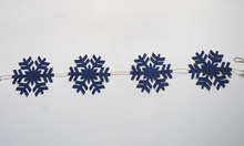 new arrivals very excellent a string of 4pcs 13*13cm snowflakes , 91cm long