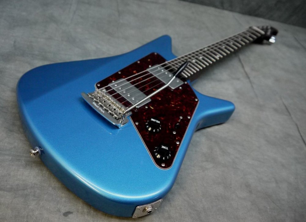 100-Excellent-Quality-Ernie-Ball-MusicMan-Albert-Lee-Electric-Guitar-w-OHSC-Electric-Guitar-.jpg