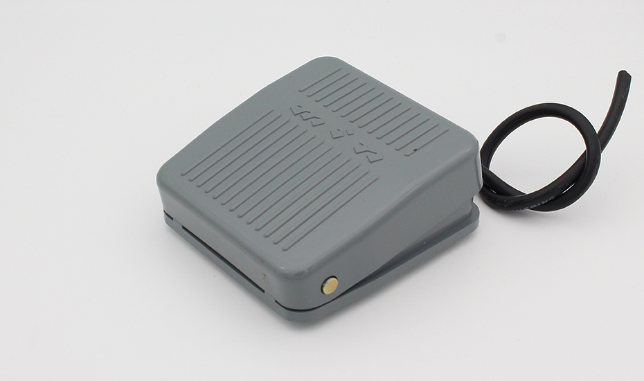 Description Picture 2 of itemPromotion! 0-400V Footswitch Foot Momentary Control Switch Electric Power Pedal SPDT Grey