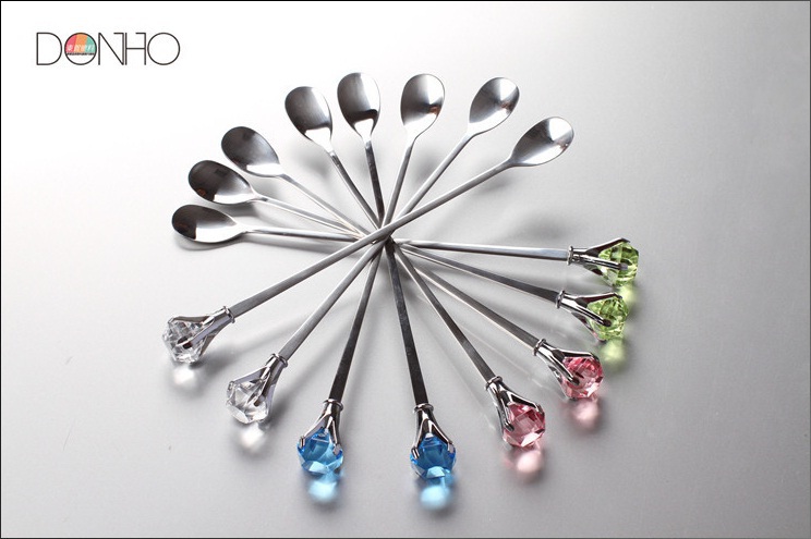 two knife spoons.jpg product set points knife fork spoon mix cheese has two Cheese spoons Each