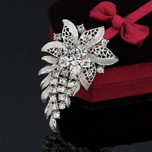 Hight Quality White Crystal pin Brooch Bouquet Rhinestone Brooches pins 2016 wedding dress accessories