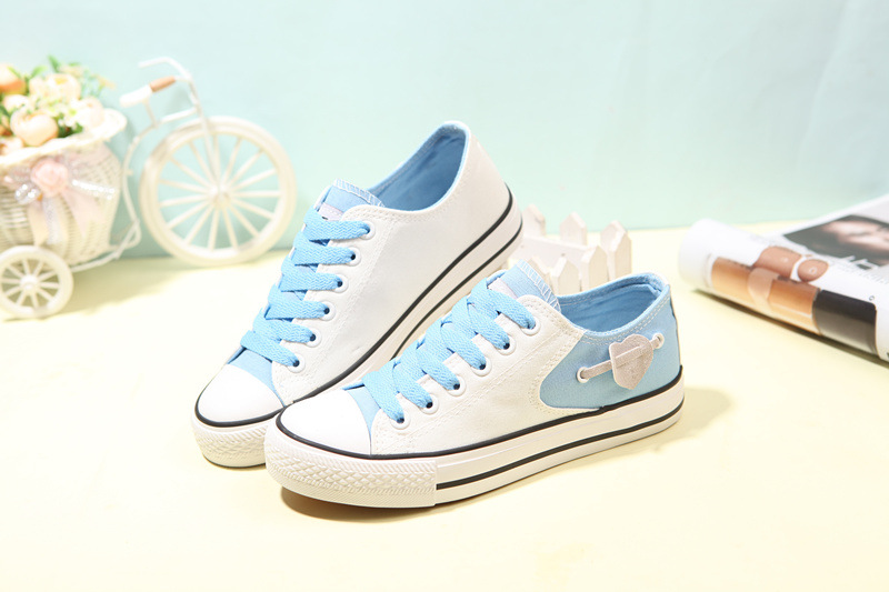 Spring and summer canvas shoes female Korean Ladies all match sweet low flat lace heart shaped