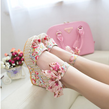 Free shipping new 2014 summer new sweet flowers buckle open toe wedge sandals Floral high-heeled shoes WS002