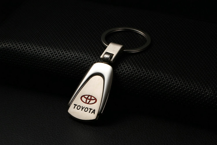 2016   Toyota    Toyota Avensis Camry        