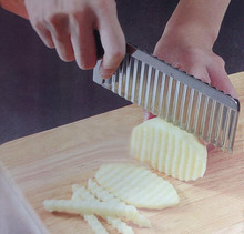 Potato Wavy Edged Knife Stainless Steel Plastic Handle Kitchen Gadget Vegetable Fruit Cutting Peeler Cooking Tools Accessories