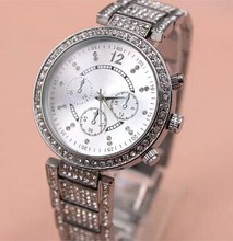 2015 nuevas mujeres de moda casual marca de lujo de ginebra reloj reloj del cuarzo del diamante pulsera de acero inoxidable reloj deportivo