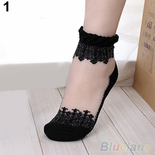 1 Pair New Ultrathin Transparent Beautiful Crystal Lace Elastic Short Socks 2KFI