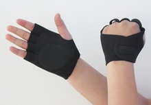 Black Neoprene Men’s Gloves Gym Fitness Exercise Sports Short Finger Fingerless Gloves Weight Lifting Anti Slip Bar Grips Straps