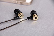 Metal Earphones Jack Standard Noise Isolating 1.1M Reflective Fiber Cloth Line 3.5mm Stereo In-ear Earphone Earbuds Headphones