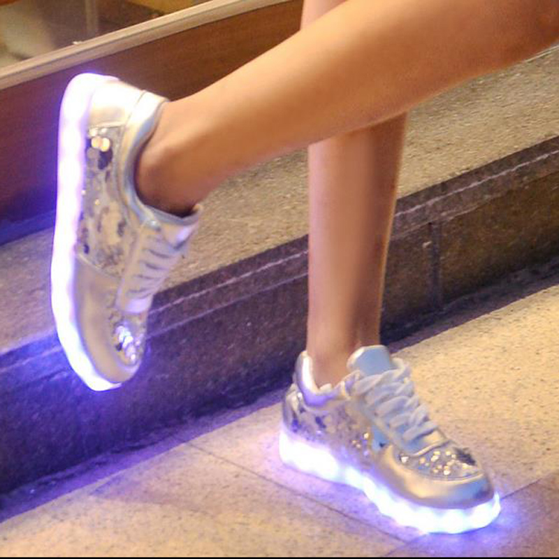 Здесь можно купить  Led Luminous Shoes 2015 Casual Shoes Led Shoes For Women Fashion Adult LED Lights Up USB Charging helens silver led shoes  Обувь