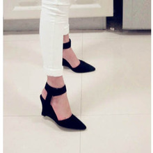 2015 new summer sandals female nude show thin cashmere hollow buckle with a pointed hollow thick
